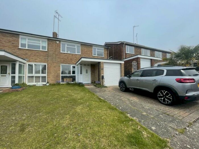 3 Bedroom House To Rent In Overhill Gardens, Brighton, East Sussex, BN1