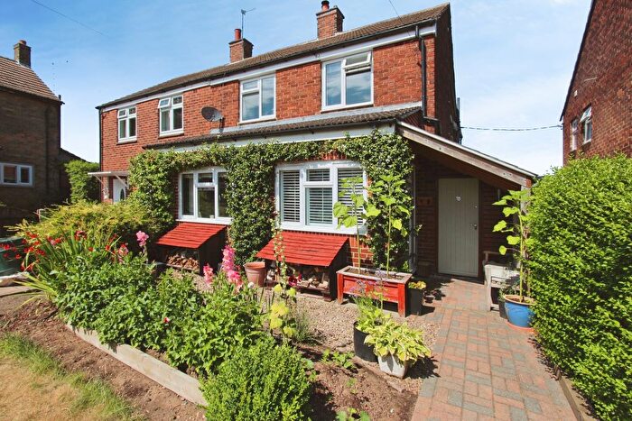 4 Bedroom Semi-Detached House For Sale In Holden Avenue, Aston-On-Trent, DE72