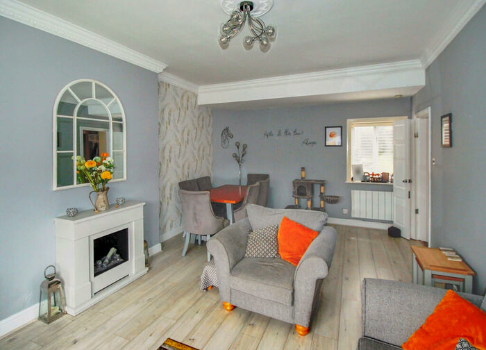 2 Bedroom Mews For Sale In Lyne Drive, Rusper Road, Capel, RH5