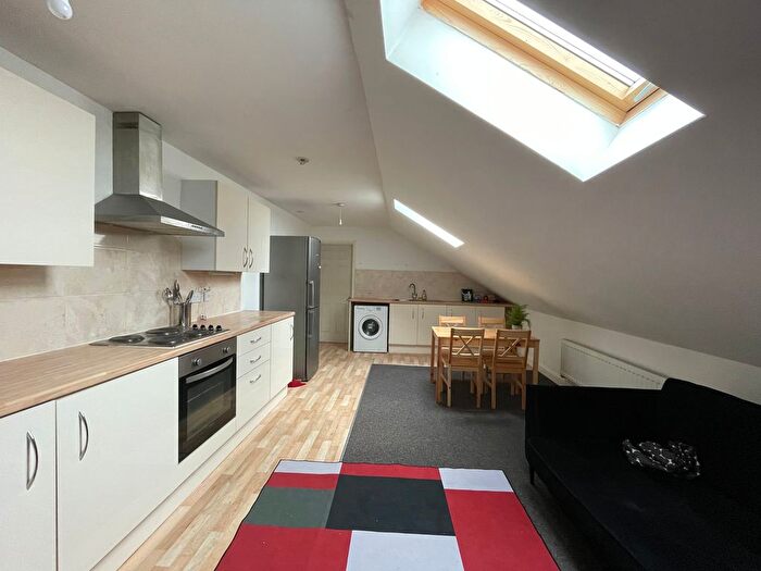 1 Bedroom Flat To Rent In A Mansfield Road, Sutton-In-Ashfield, NG17