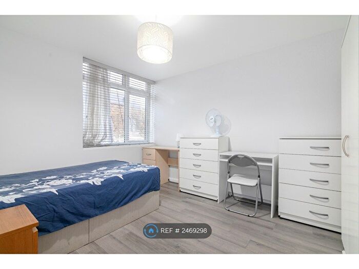 2 Bedroom Flat To Rent In Hornsey Road, London, N19