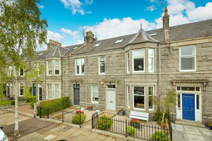 4 Bedroom Flat To Rent In Burns Road, Aberdeen, Aberdeenshire, AB15