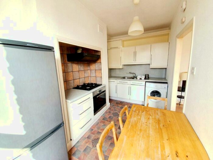 2 Bedroom Flat To Rent In Tollington Way, Holloway, N7