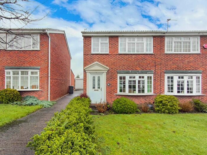 3 Bedroom Semi-Detached House For Sale In Oxford Drive, Gomersal, BD19