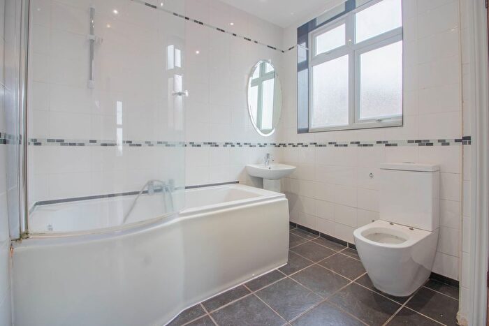 1 Bedroom Terraced House To Rent In Newcastle Drive, Nottingham, NG7
