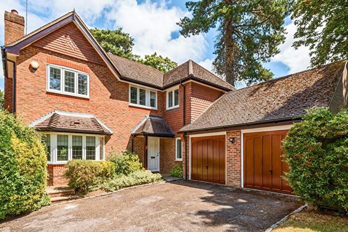 4 Bedroom Detached House To Rent In Aldersey Road, Guildford, GU1
