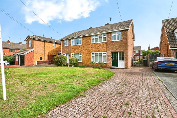 3 Bedroom Semi-Detached House For Sale In Pembroke Close, Willenhall, WV12