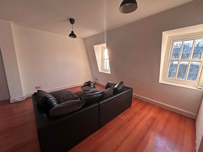 1 Bedroom Flat To Rent In Camden Road, NW1