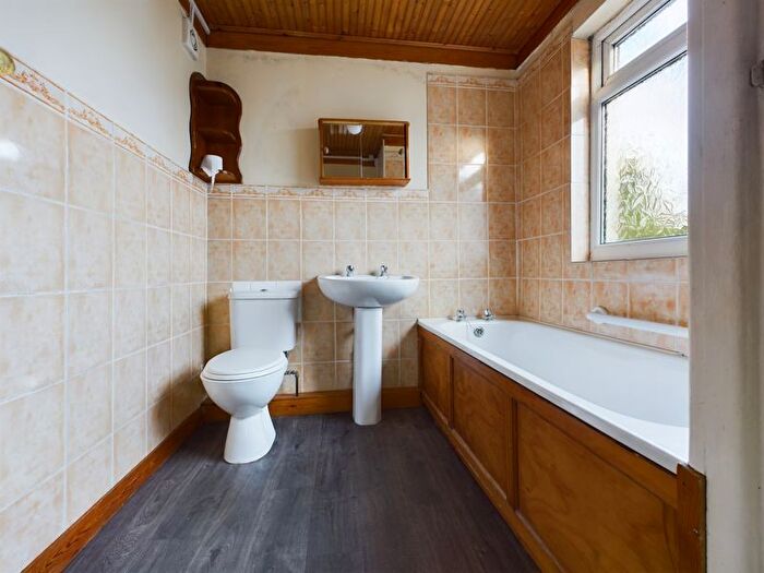 2 Bedroom End Of Terrace House For Sale In Pool - Chain Free Sale, Ideal First Time Buyer, TR15