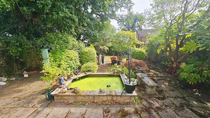 2 Bedroom Detached Bungalow For Sale In Siddons Road, Hampton Dene, HR1