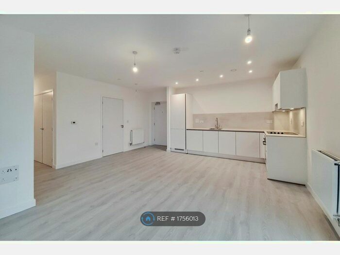 1 Bedroom Flat To Rent In Tabbard Apartments, London, W3