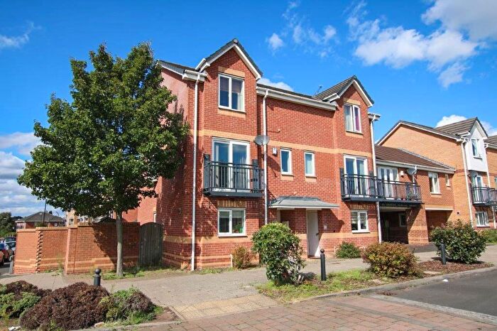 3 Bedroom End Of Terrace House To Rent In Chorley Way, Daimler Green, CV6