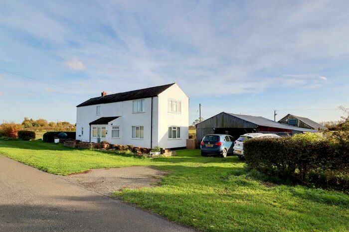 4 Bedroom Detached House For Sale In Snitterby Carr, Gainsborough, DN21