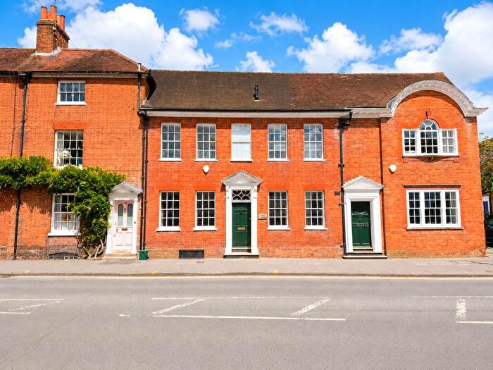 2 Bedroom End Of Terrace House To Rent In West Street, Farnham, Surrey, GU9