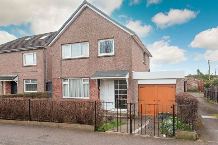 3 Bedroom Detached House For Sale In Hamilton Drive, Edinburgh, EH15