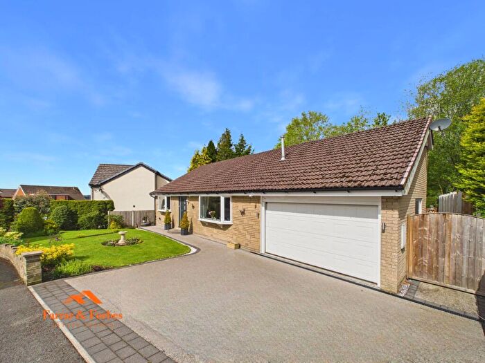 2 Bedroom Detached House For Sale In Deepdale Drive, Burnley, BB10
