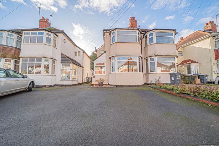 3 Bedroom Semi Detached House For Sale In Barton Croft, Birmingham, B28