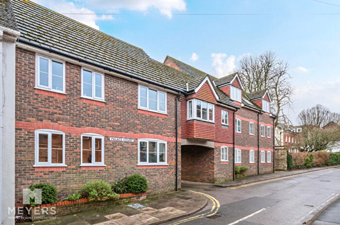2 Bedroom Apartment For Sale In Palace Court, Dorchester, DT1