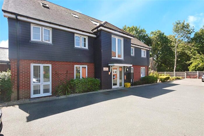 2 Bedroom Apartment For Sale In Whitefield Way, Kelvedon Hatch, Brentwood, CM15