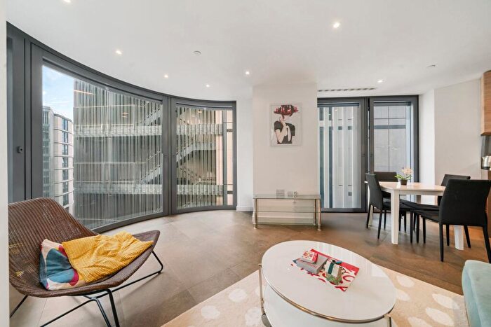 2 Bedroom Apartment To Rent In Chronicle Tower, B City Road, London, EC1V