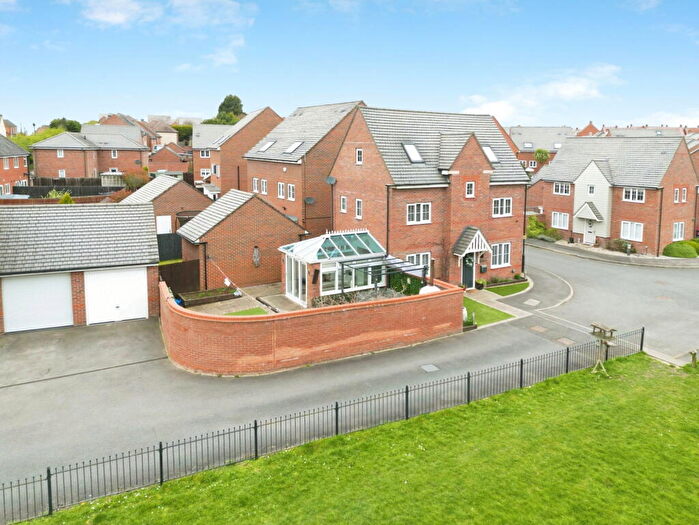 4 Bedroom Detached House For Sale In Sunderland Close, Church Gresley, DE11