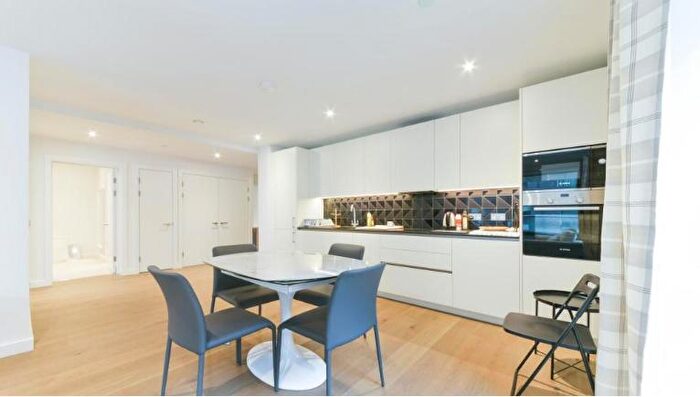 2 Bedroom Flat To Rent In Hurlock Heights, Beacon Street, London, SE17