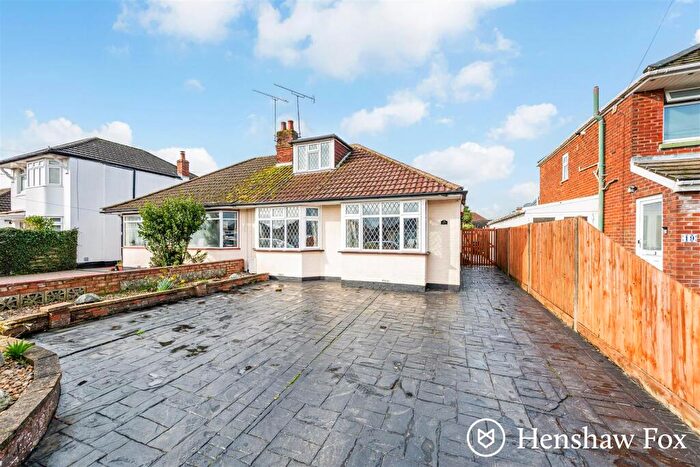 3 Bedroom Semi-Detached Bungalow For Sale In Morpeth Avenue, Totton, Hampshire, SO40