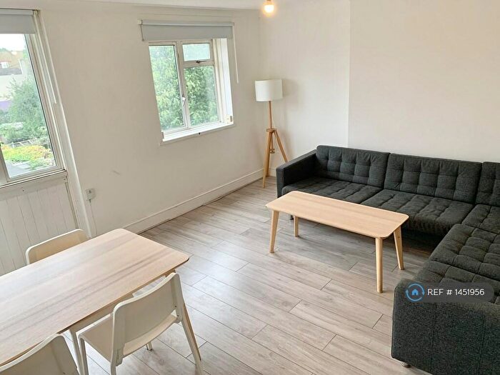 4 Bedroom Flat To Rent In Jamaica Street, London, E1
