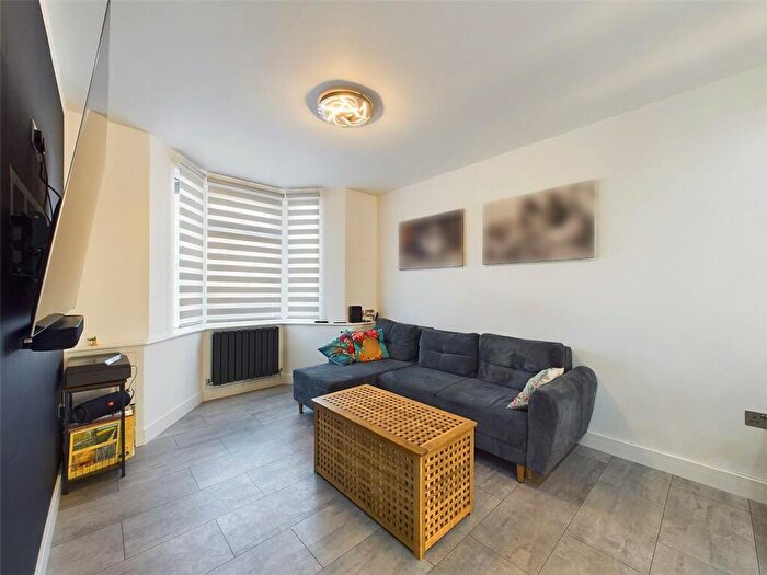 3 Bedroom Terraced House For Sale In Linden Road, Gloucester, Gloucestershire, GL1