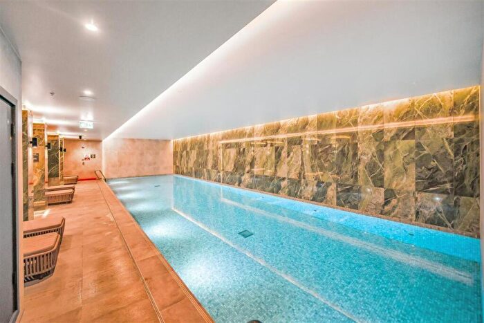 2 Bedroom Apartment To Rent In Blenheim Mansions, Harringey, Hornsey, Wood Green, N8