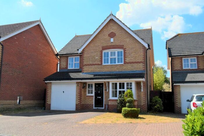 4 Bedroom Detached House To Rent In Woolbrook Close, Rainham, Gillingham, ME8