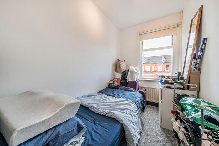 2 Bedroom Apartment For Sale In Vernham Road, Plumstead, SE18