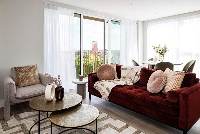 2 Bedroom Apartment For Sale In Grinstead Road, Deptford, SE8