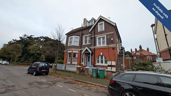 3 Bedroom Flat To Rent In Westbourne Gardens, Folkestone, CT20