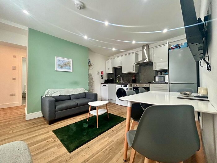 2 Bedroom Flat To Rent In New Road, Saltash, PL12