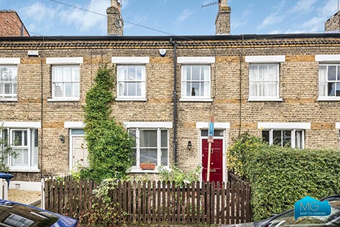 3 Bedroom Terraced House For Sale In Long Lane, East Finchley, London, N2