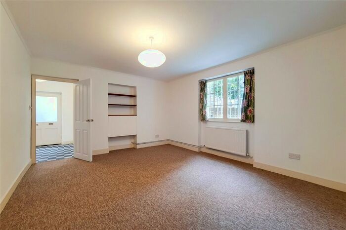 1 Bedroom Flat To Rent In Albert Street, London, NW1
