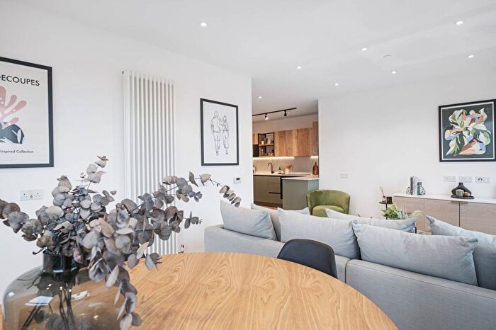 1 Bedroom Flat To Rent In Icon Heights, , Wood Green, London, N22