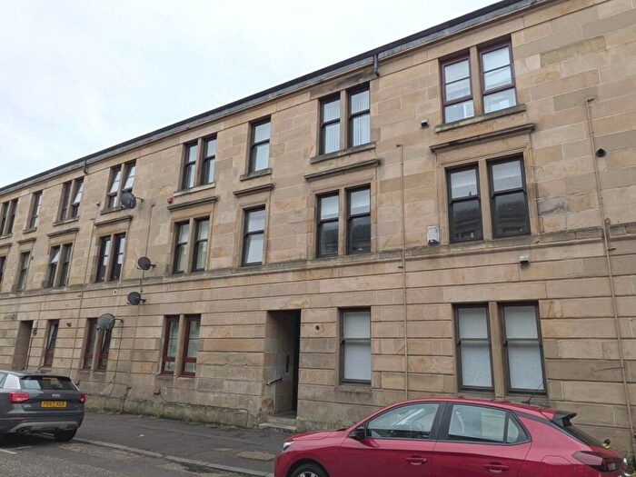 3 Bedroom Flat To Rent In Bank St, Paisley, PA1