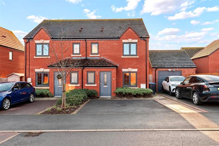 3 Bedroom Semi-Detached House For Sale In Jubilee Way, Bishops Tachbrook, Leamington Spa, CV33