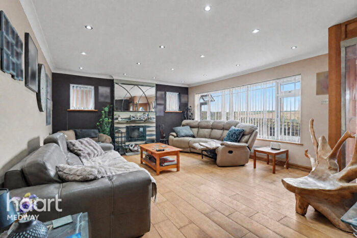 4 Bedroom Detached House For Sale In Rochester Road, Rochester, ME2