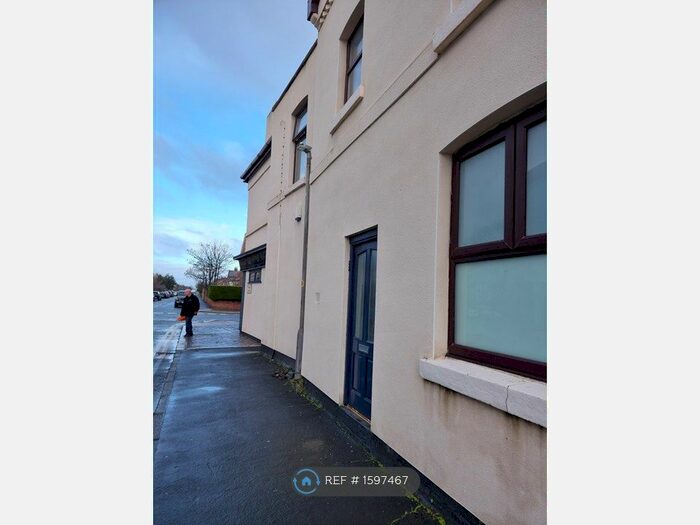 2 Bedroom Flat To Rent In Market Street, Hoylake, CH47