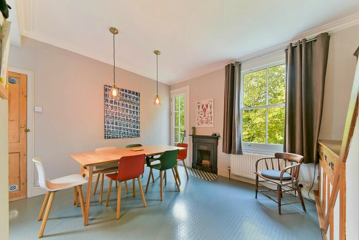 4 Bedroom Maisonette To Rent In Panmuir Road, London, SW20