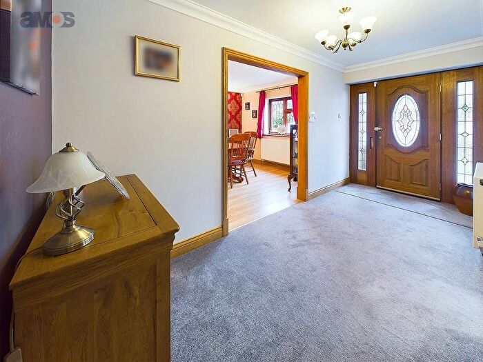 5 Bedroom Detached House For Sale In Main Road, Hockley, SS5
