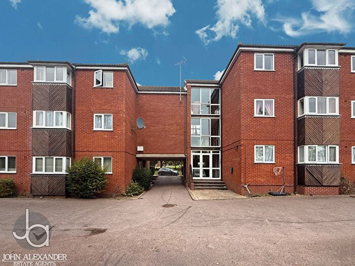 2 Bedroom Flat For Sale In St. Andrews Gardens, Colchester, CO4