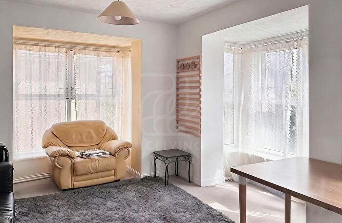 2 Bedroom Flat To Rent In Cumberland House, London, E16