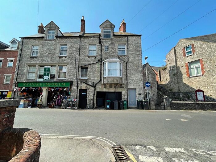 2 Bedroom Flat To Rent In Kings Road East, Swanage, BH19