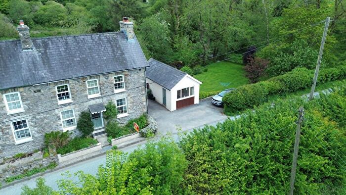 3 Bedroom Semi-Detached House For Sale In Pontsian, Llandysul, SA44