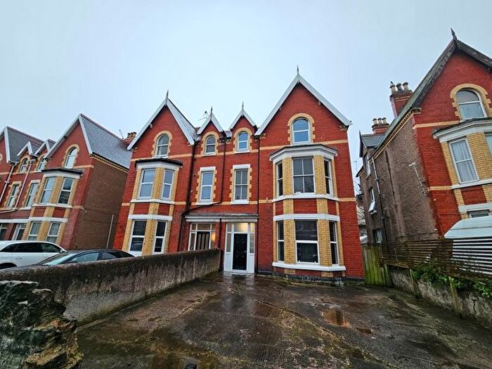 2 Bedroom Flat To Rent In Mostyn Road, Colwyn Bay, LL29