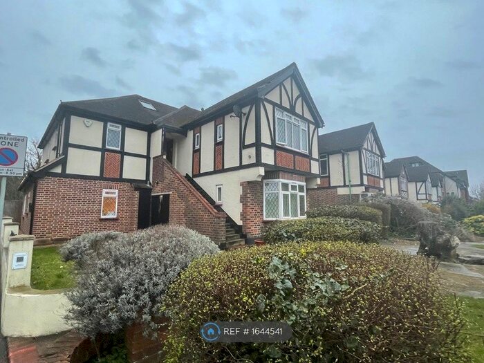 2 Bedroom Flat To Rent In Greensleeves Manor Grove Road, Sutton, SM1
